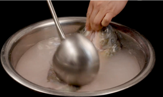 香辣烤魚底料使用教程，學(xué)會(huì)在家也能吃上美味的烤魚！